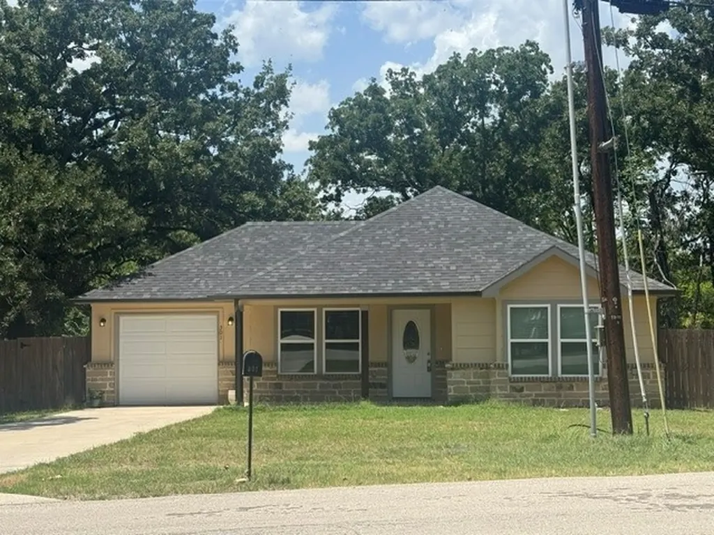 301 Indian Oaks Trail West Tawakoni TX 75474