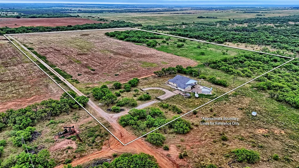 2563 Raymond Edwards Road Henrietta TX 76365