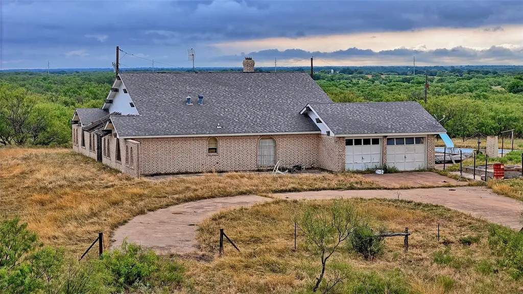 2563 Raymond Edwards Road Henrietta TX 76365