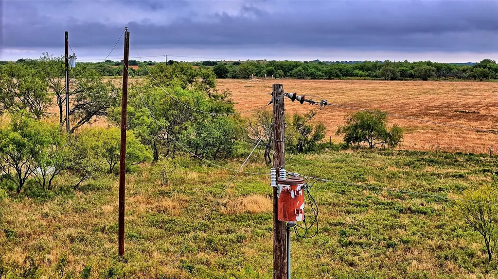 2563 Raymond Edwards Road Henrietta TX 76365