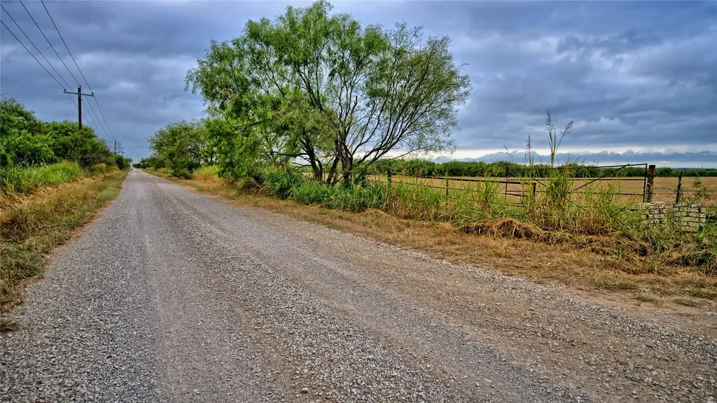 2563 Raymond Edwards Road Henrietta TX 76365