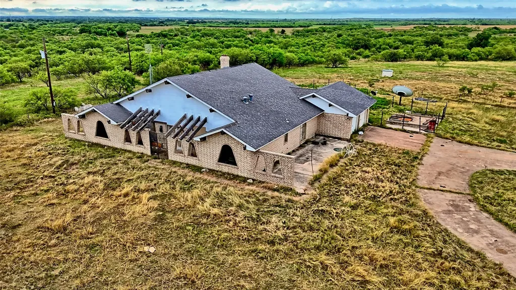 2563 Raymond Edwards Road Henrietta TX 76365