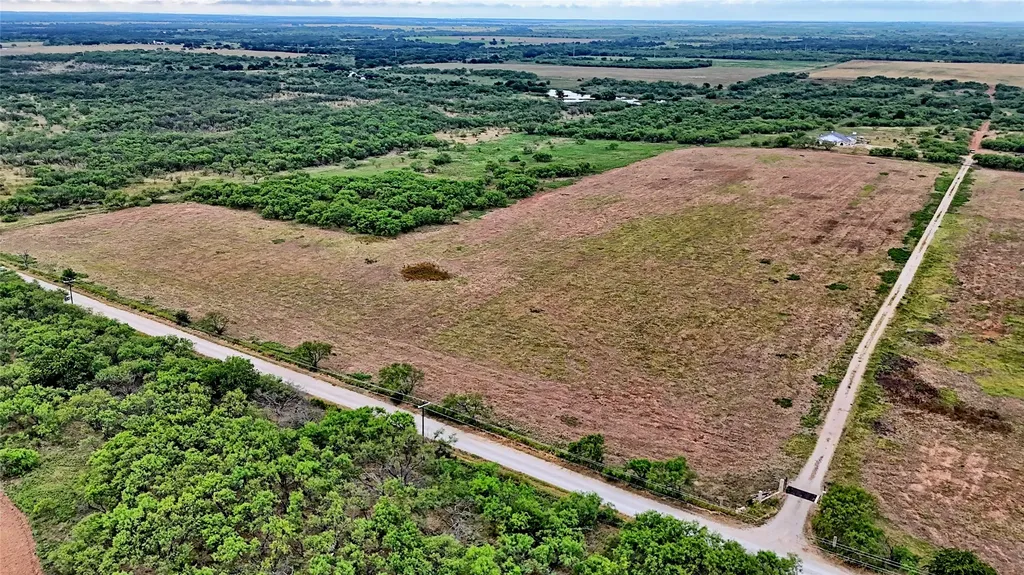 2563 Raymond Edwards Road Henrietta TX 76365