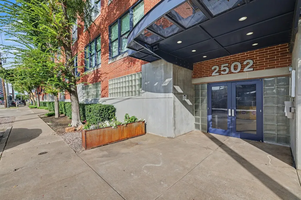 2502 Live Oak Street Dallas TX 75204