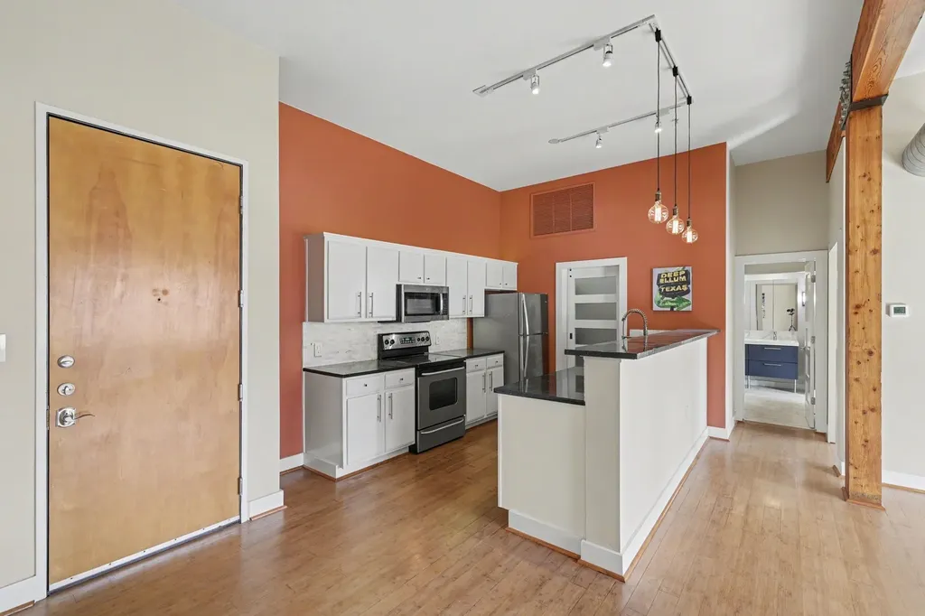 2502 Live Oak Street Dallas TX 75204