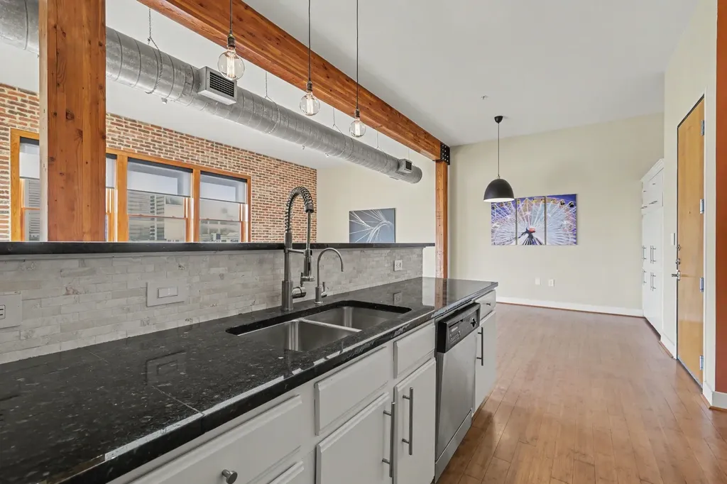 2502 Live Oak Street Dallas TX 75204