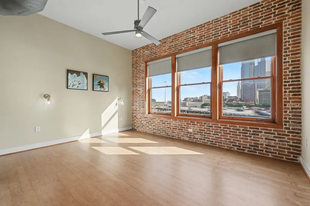 2502 Live Oak Street Dallas TX 75204