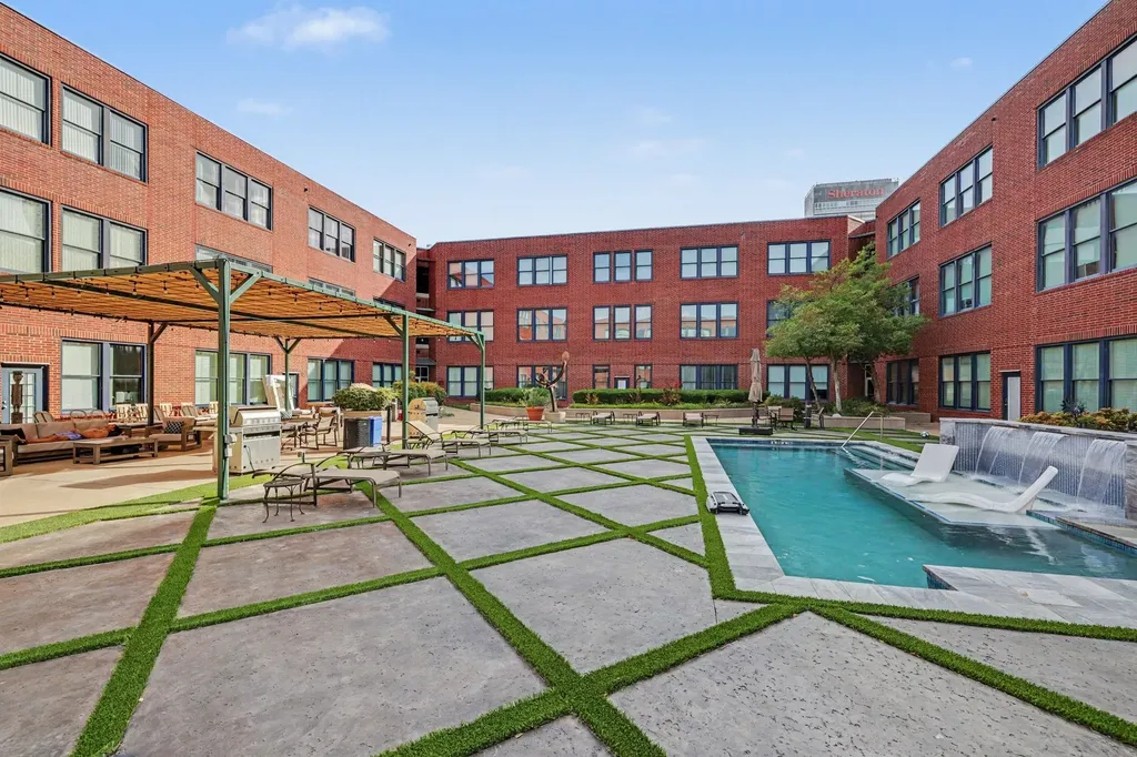 2502 Live Oak Street Dallas TX 75204