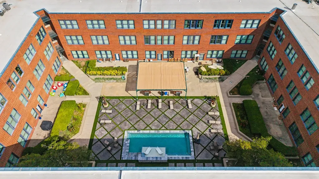 2502 Live Oak Street Dallas TX 75204