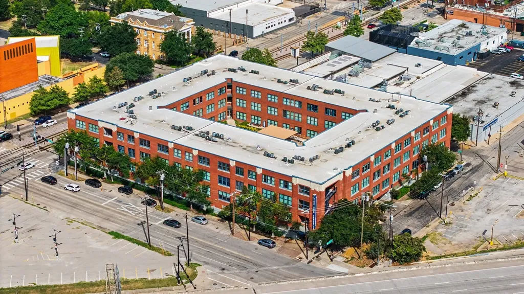 2502 Live Oak Street Dallas TX 75204