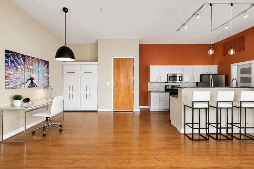 2502 Live Oak Street Dallas TX 75204