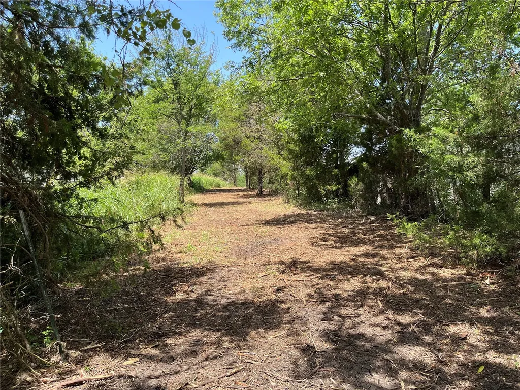 910 Kentucky Town Road Whitewright TX 75491
