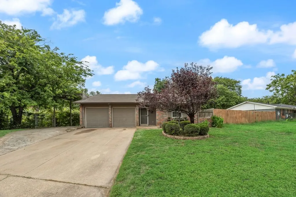 117 Myrtle Court Hurst TX 76053