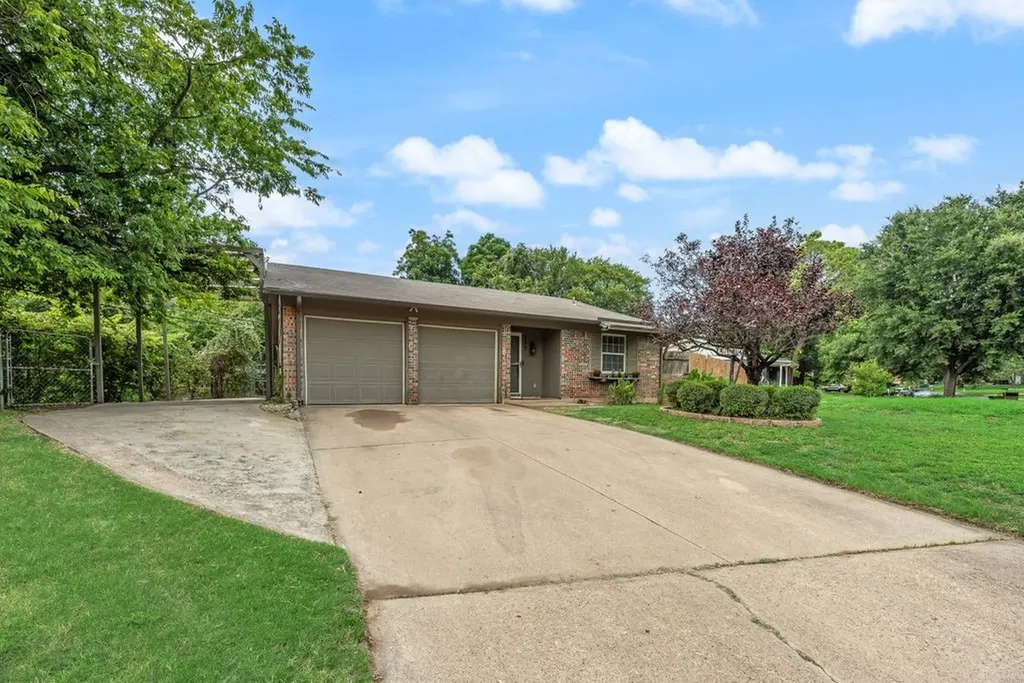 117 Myrtle Court Hurst TX 76053