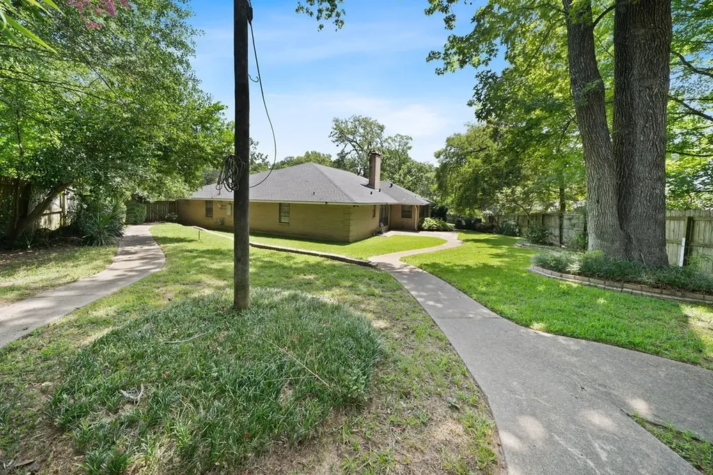 2829 Yorktown Drive Tyler TX 75701