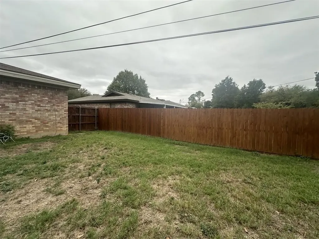 704 Clebud Drive Euless TX 76040