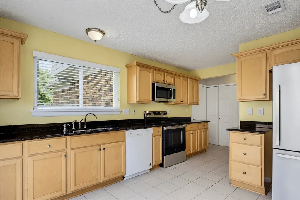 1937 Cheyenne Drive Carrollton TX 75010