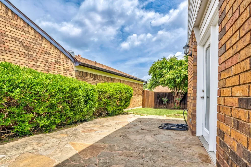 1937 Cheyenne Drive Carrollton TX 75010