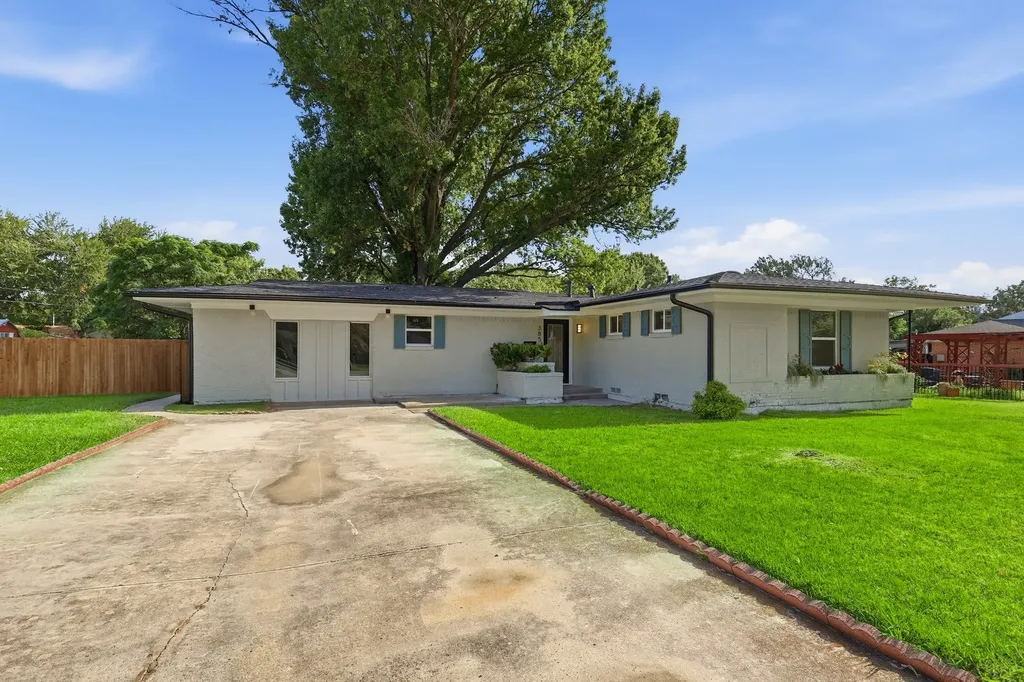 385 Crockett Lewisville TX 75057