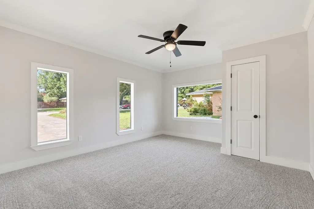 385 Crockett Lewisville TX 75057