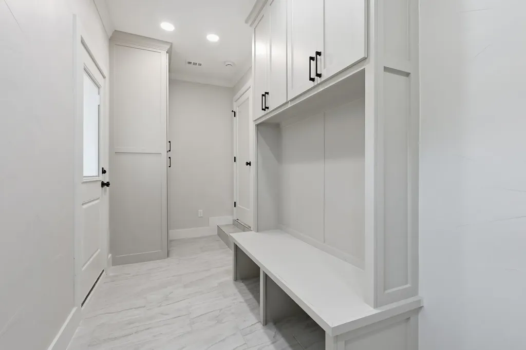 385 Crockett Lewisville TX 75057