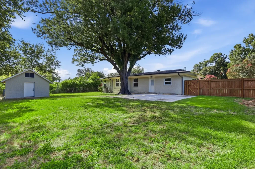 385 Crockett Lewisville TX 75057
