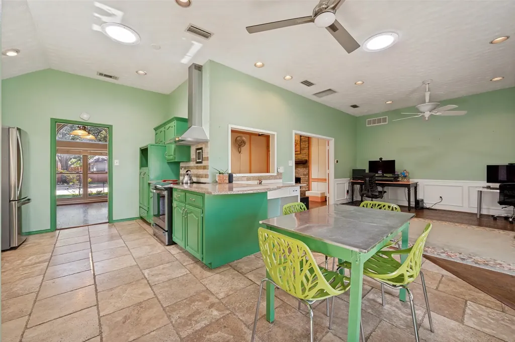 755 Red River Trail Irving TX 75063