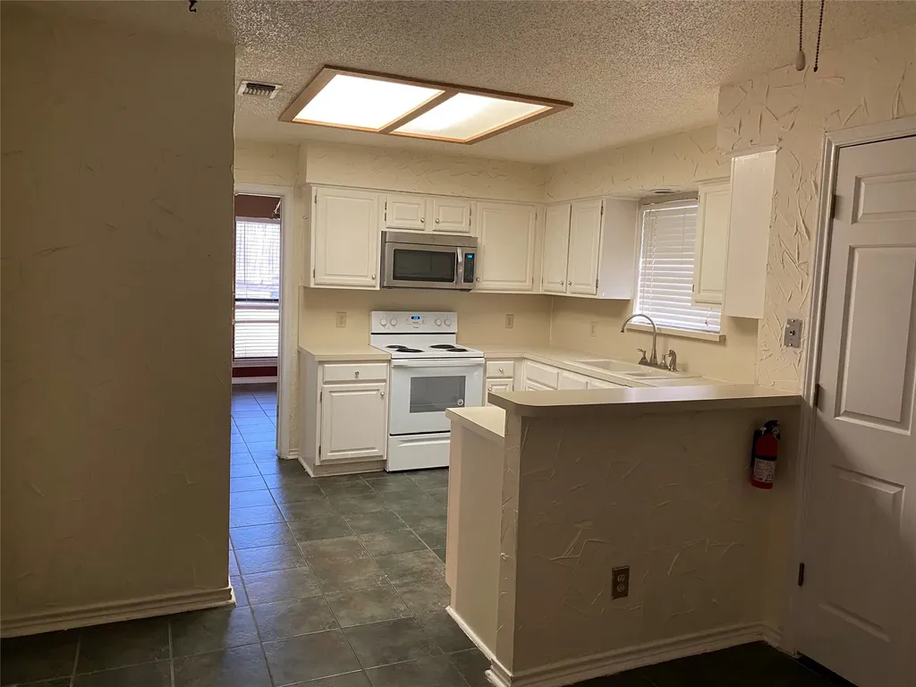 4744 Montego Bay Drive Irving TX 75038