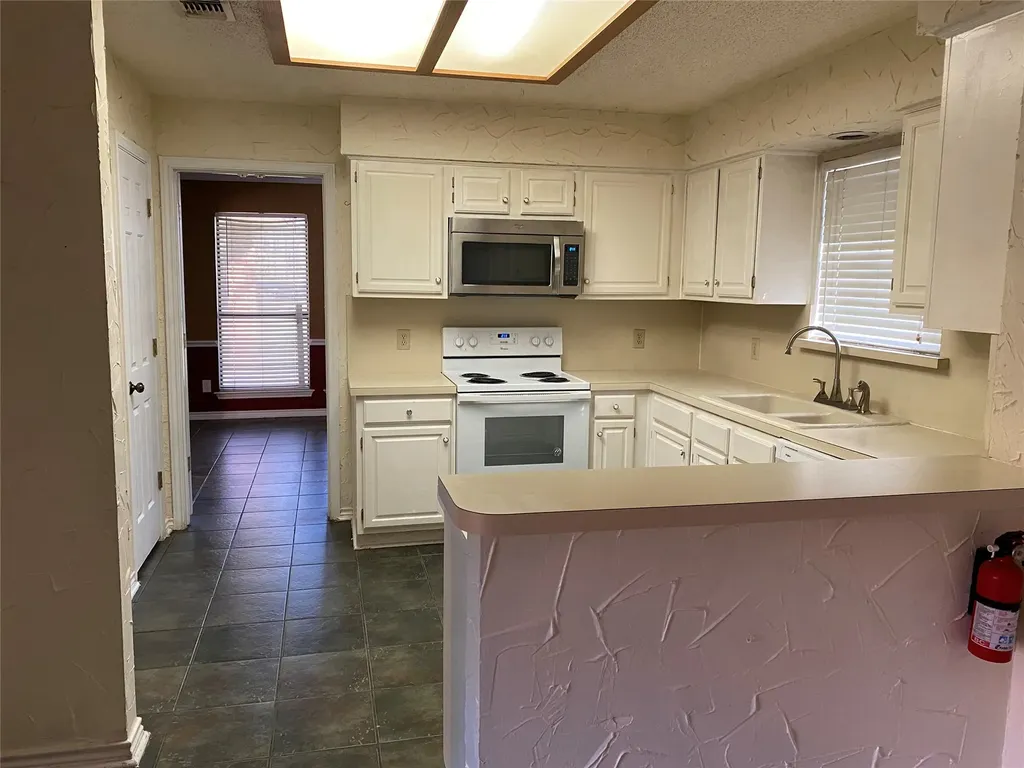 4744 Montego Bay Drive Irving TX 75038
