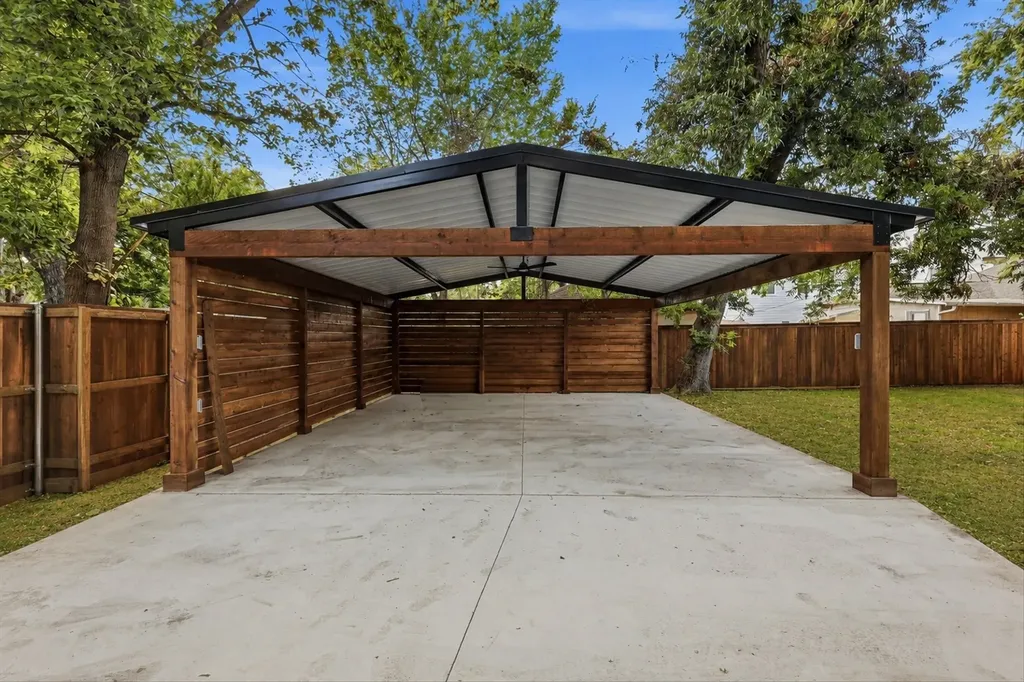 523 Martinique Avenue Dallas TX 75223
