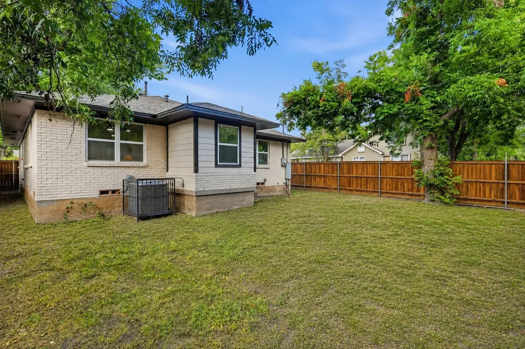 523 Martinique Avenue Dallas TX 75223