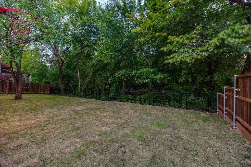 407 Valley Cove Drive Richardson TX 75080