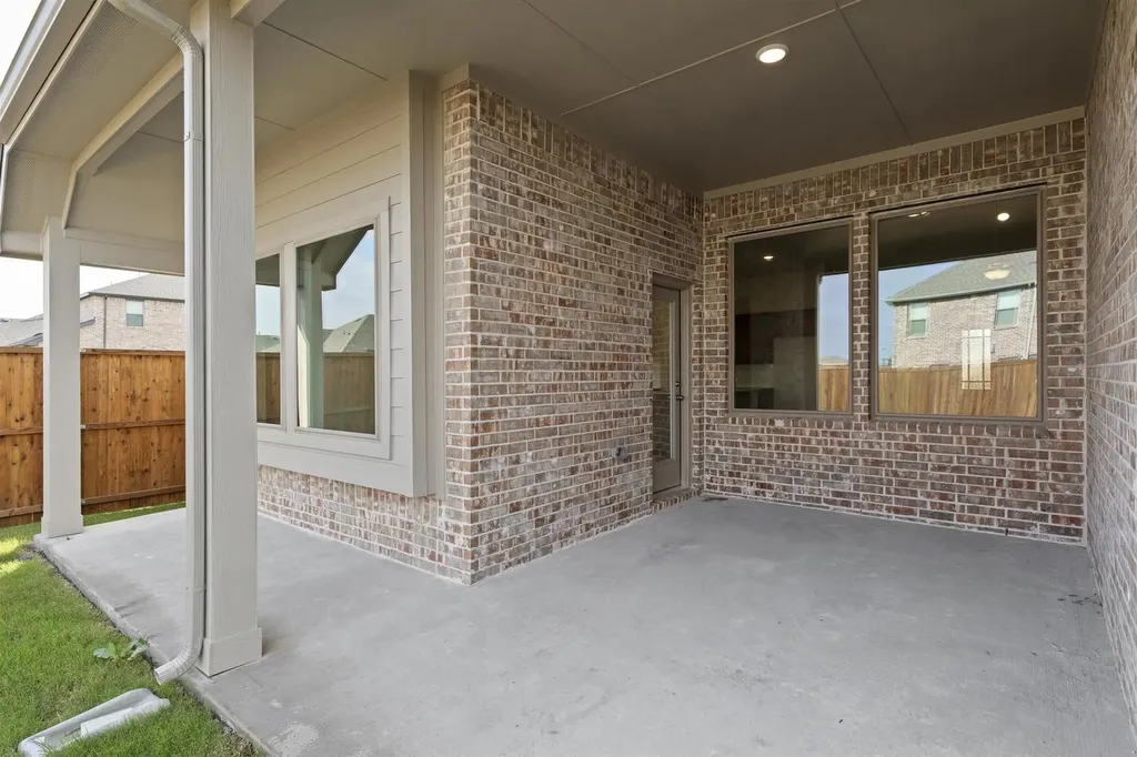 3805 Maize Avenue Heartland TX 75114