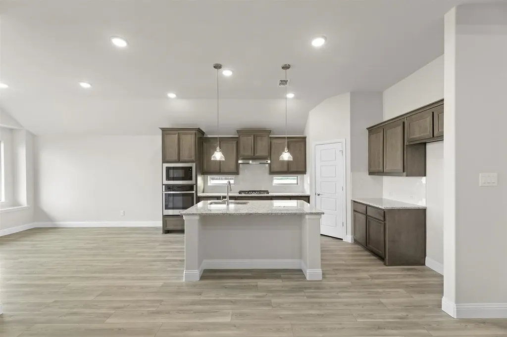 3805 Maize Avenue Heartland TX 75114