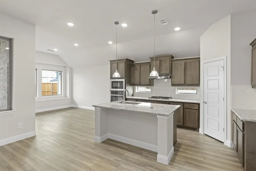 3805 Maize Avenue Heartland TX 75114