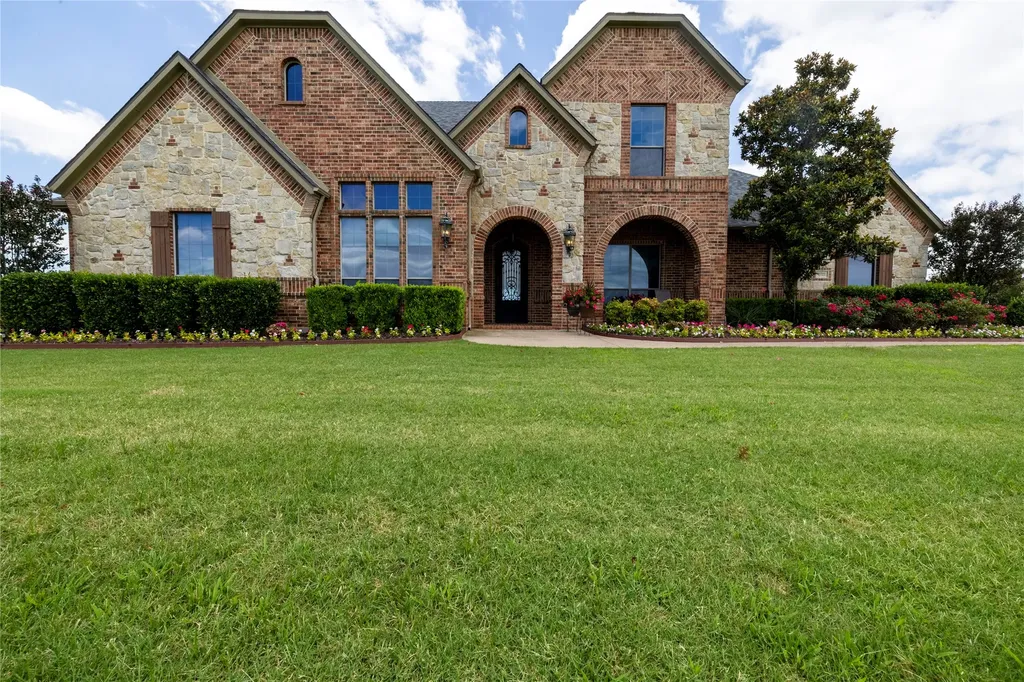 2722 W Alamosa Drive Terrell TX 75160