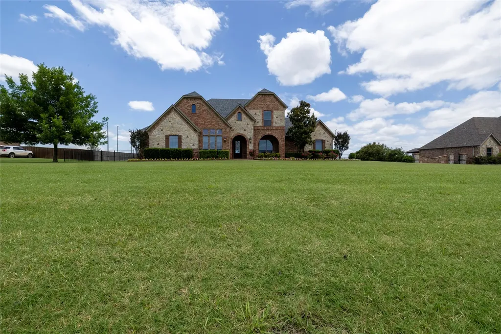 2722 W Alamosa Drive Terrell TX 75160