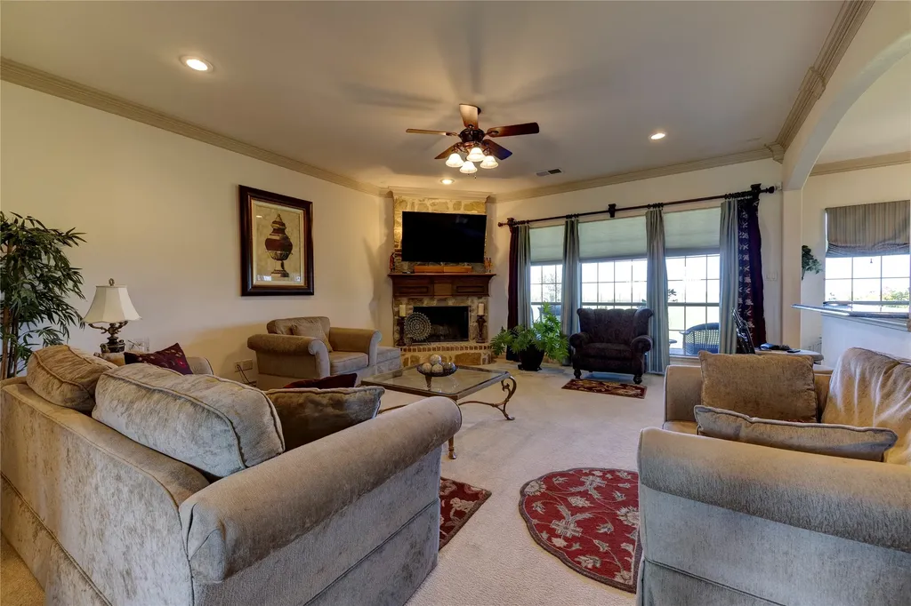 2722 W Alamosa Drive Terrell TX 75160