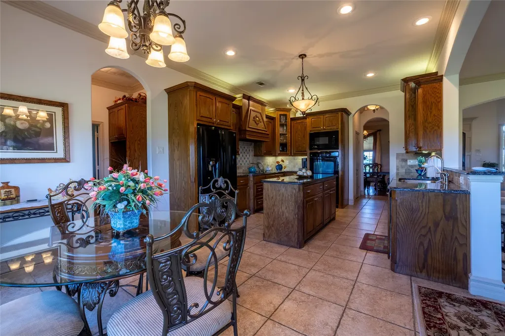 2722 W Alamosa Drive Terrell TX 75160