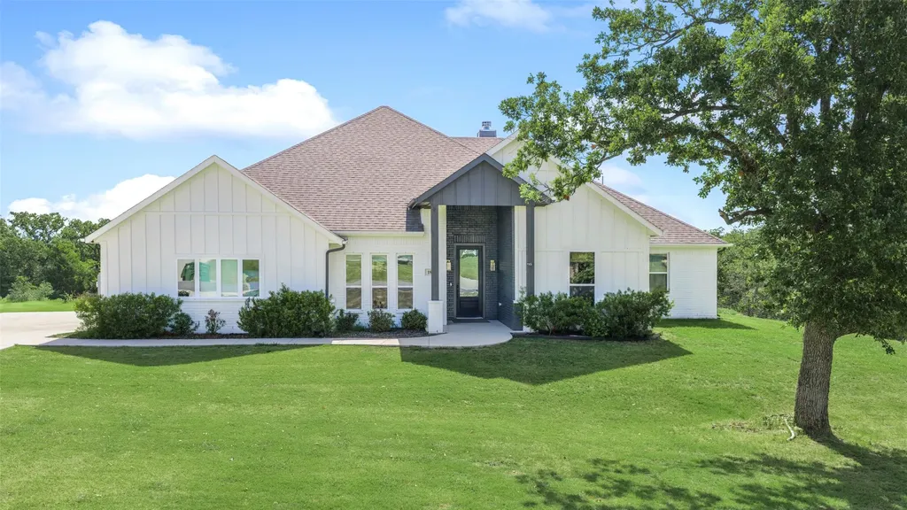 180 Lucky Ridge Lane Boyd TX 76023