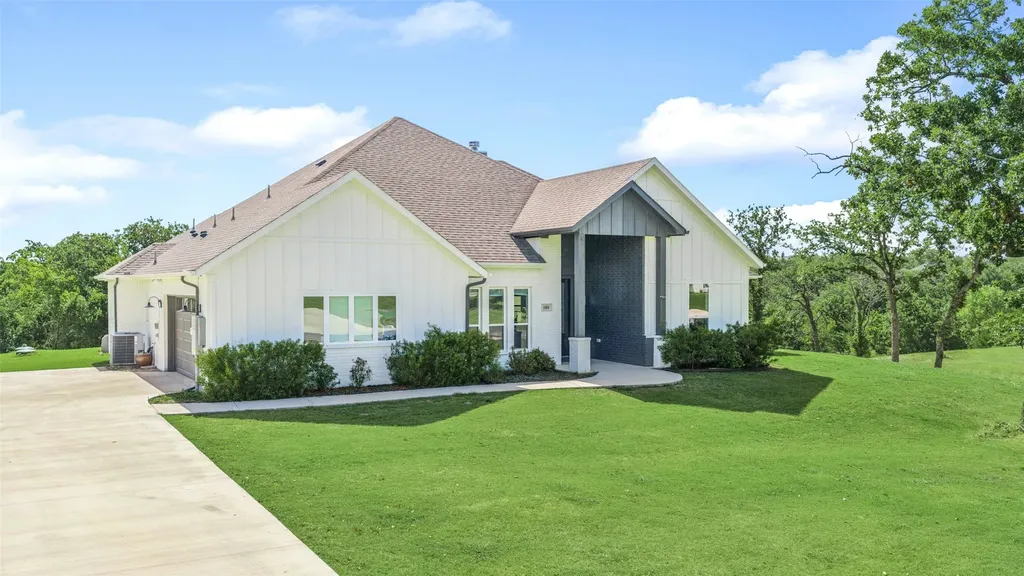 180 Lucky Ridge Lane Boyd TX 76023