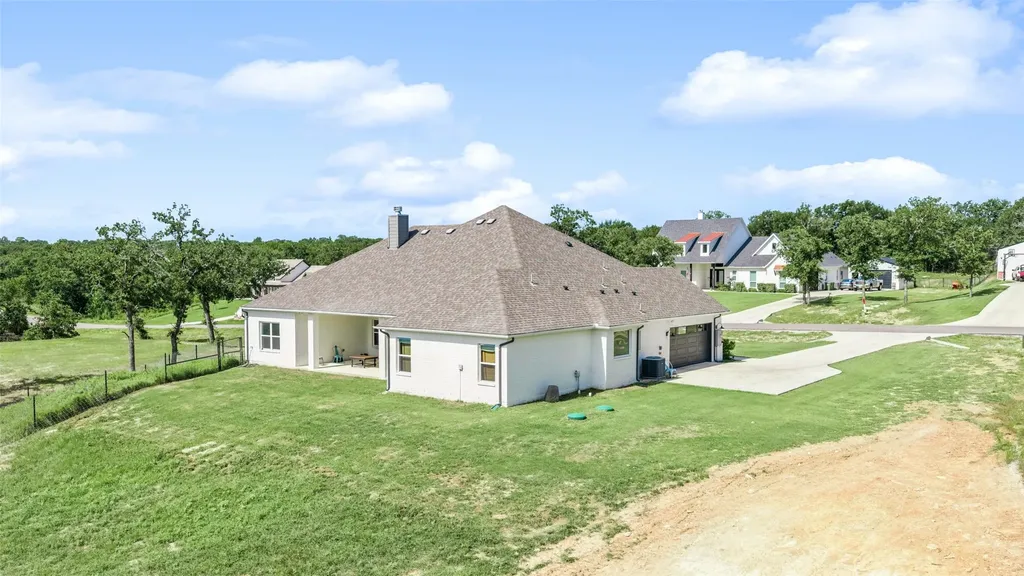 180 Lucky Ridge Lane Boyd TX 76023