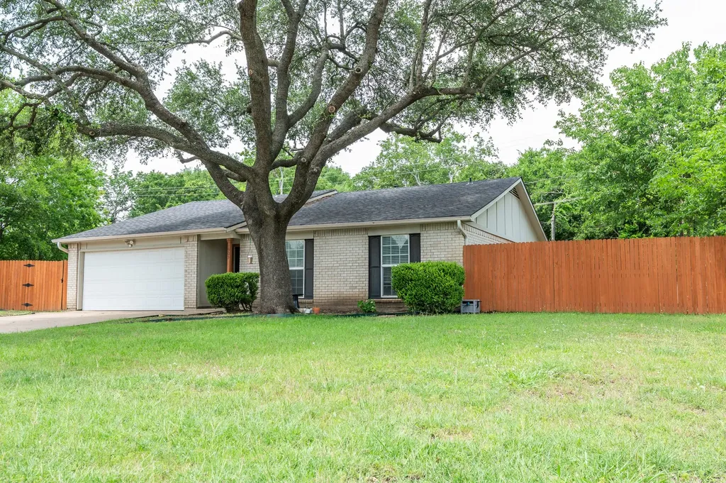 1903 Spies Springs Court Arlington TX 76006