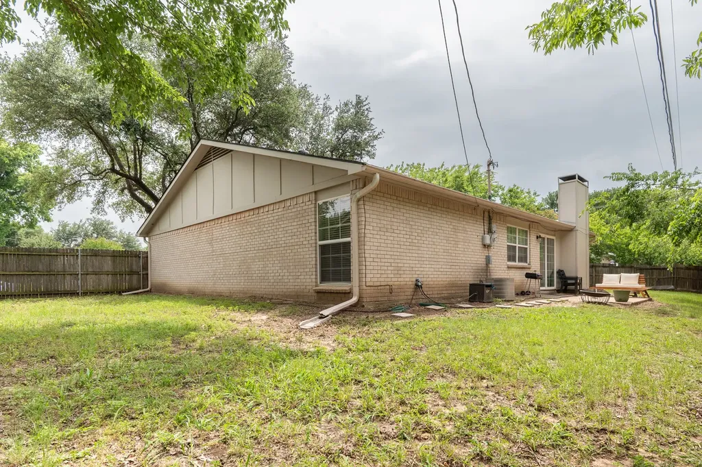 1903 Spies Springs Court Arlington TX 76006