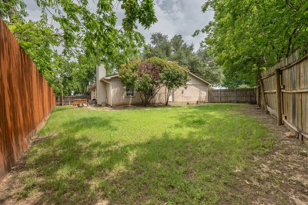 1903 Spies Springs Court Arlington TX 76006