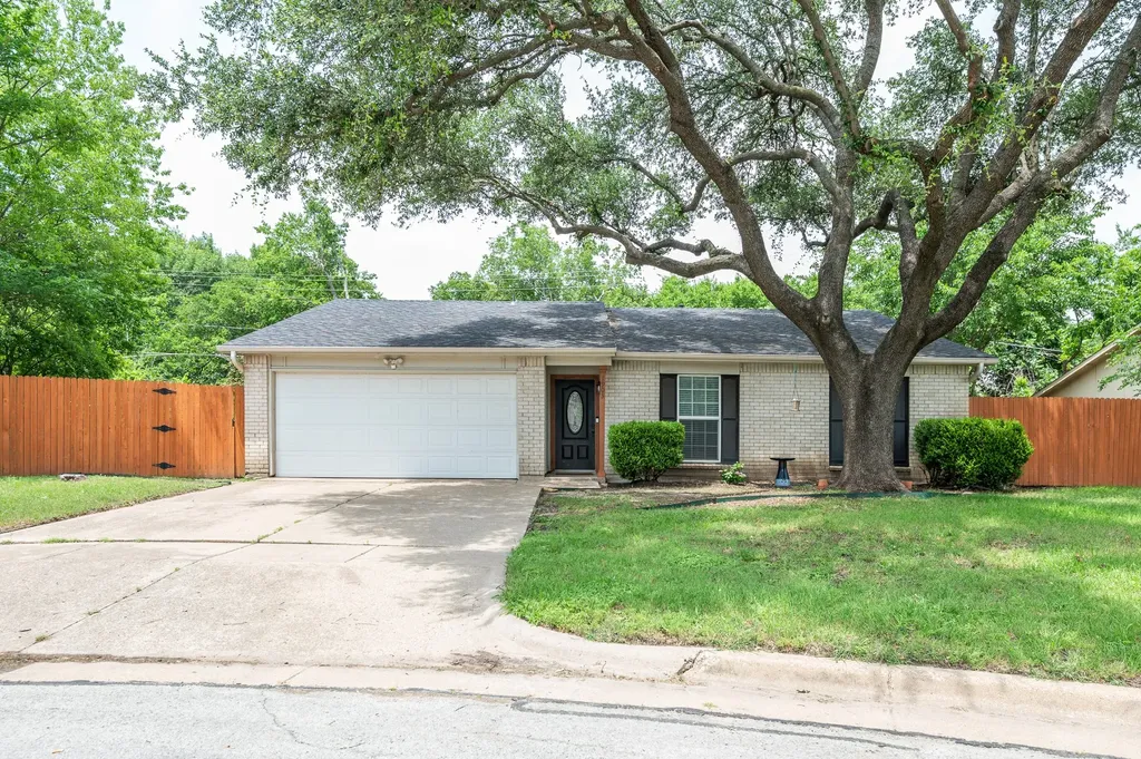 1903 Spies Springs Court Arlington TX 76006
