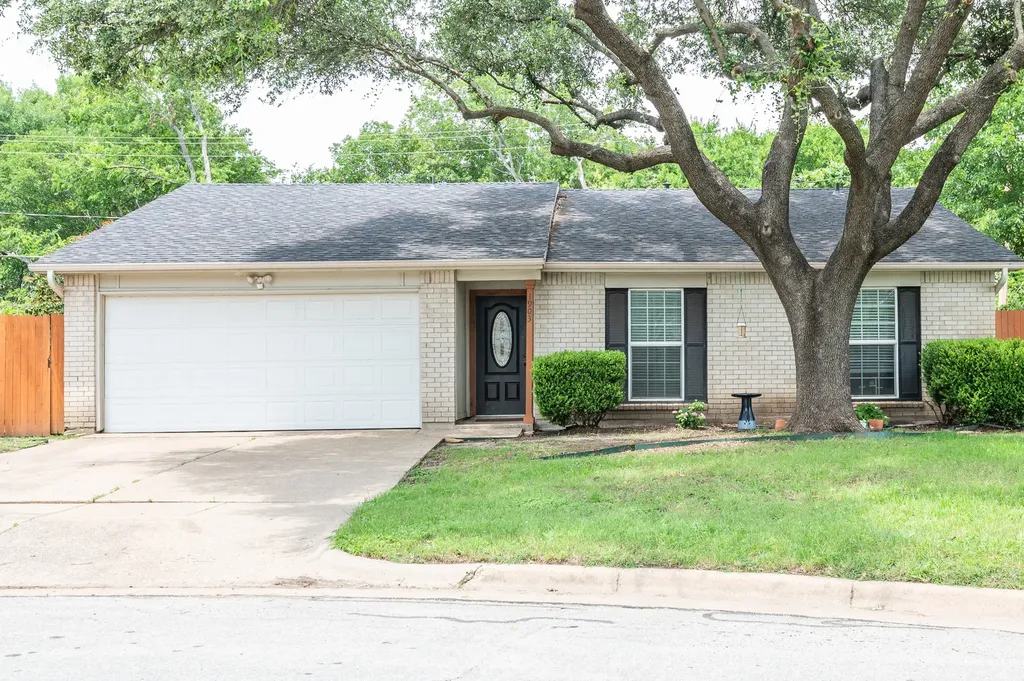 1903 Spies Springs Court Arlington TX 76006