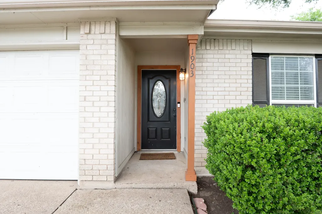1903 Spies Springs Court Arlington TX 76006