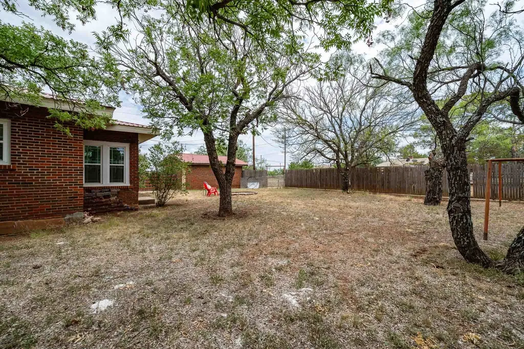 305 W Swenson Avenue Aspermont TX 79502