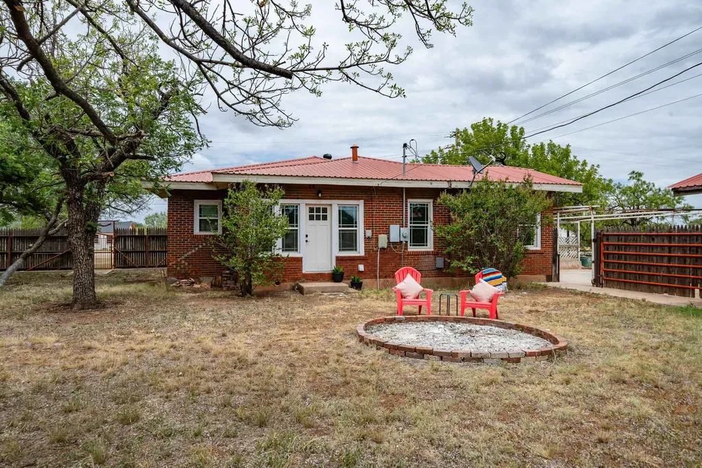 305 W Swenson Avenue Aspermont TX 79502